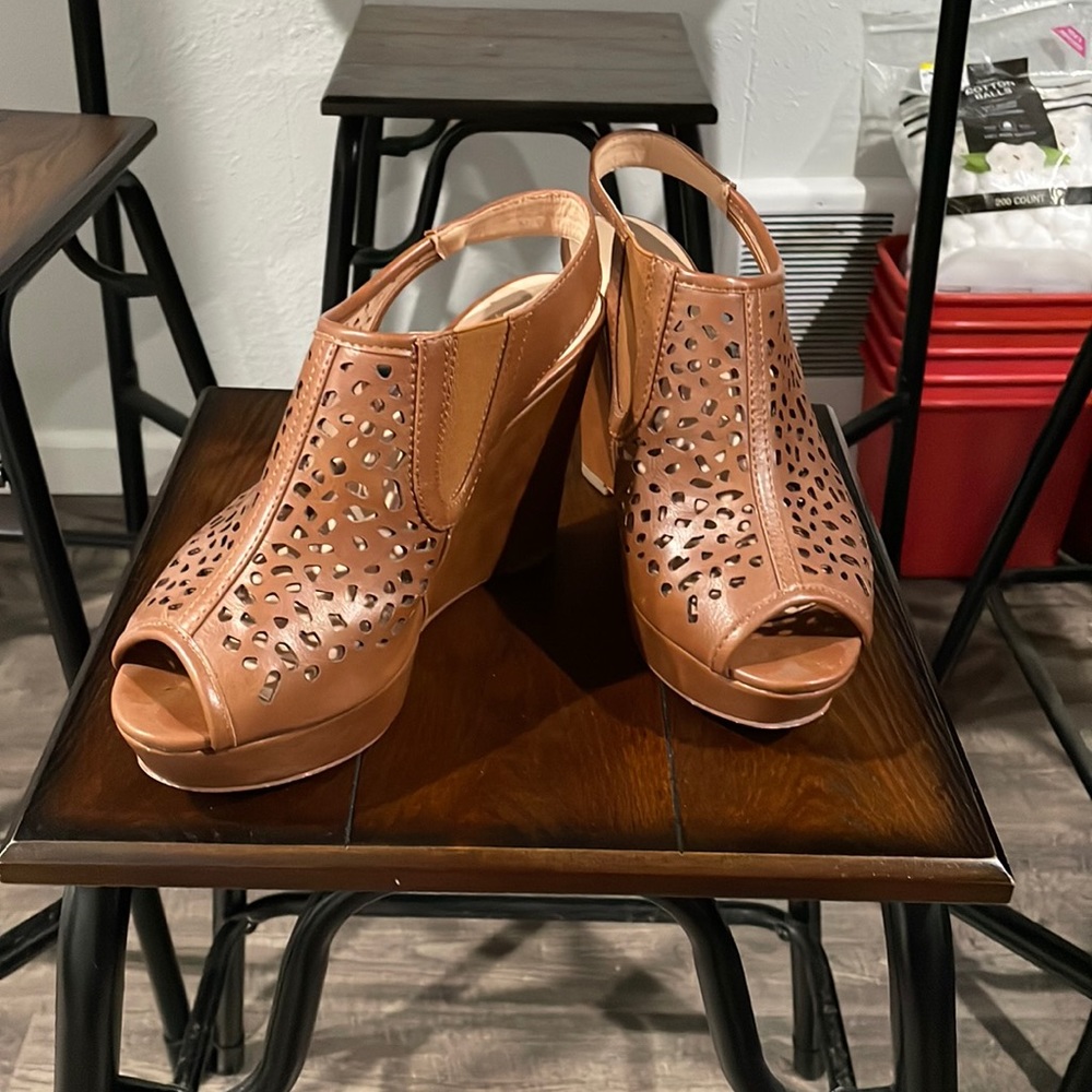 LIMELIGHT SLINGBACK PLATFORM WEDGE (lovingly used)